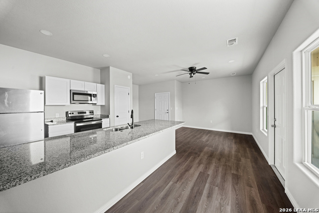 7610 Windsor Oaks Property Photo 4