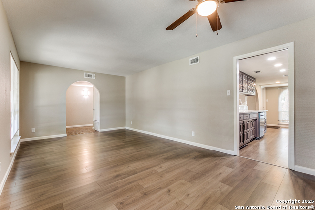 10215 Charter Ridge Property Photo 6