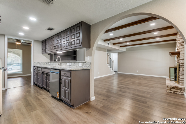 10215 Charter Ridge Property Photo 10