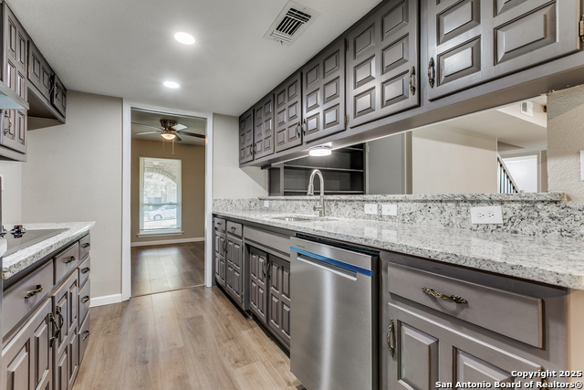 10215 Charter Ridge Property Photo 11