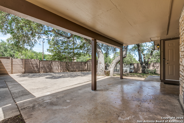 10215 Charter Ridge Property Photo 22