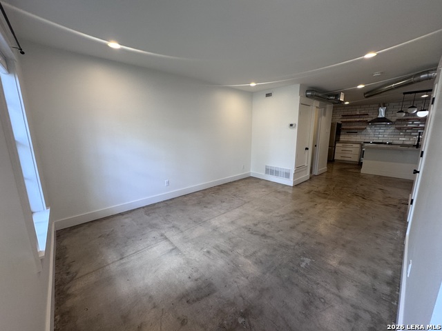 230 W Craig Pl Property Photo 3