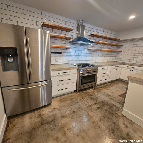 230 W Craig Pl Property Photo 4