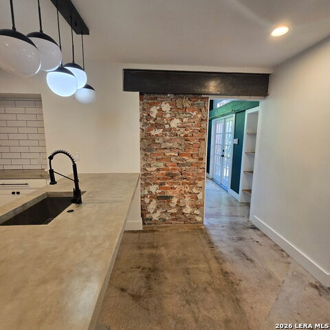 230 W Craig Pl Property Photo 11