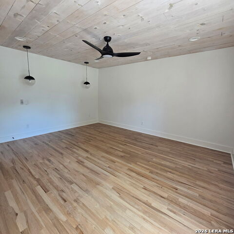 230 W Craig Pl Property Photo 15