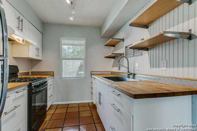 9515 Reece Dr Property Photo 8