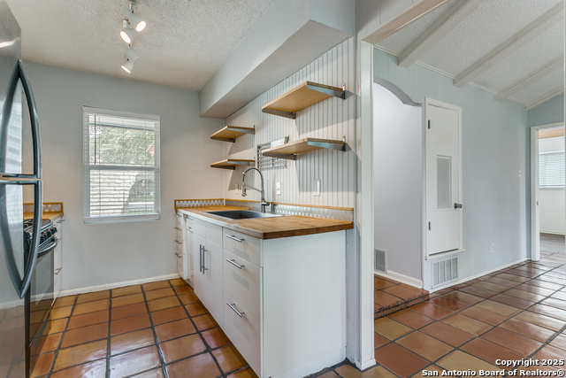9515 Reece Dr Property Photo 10