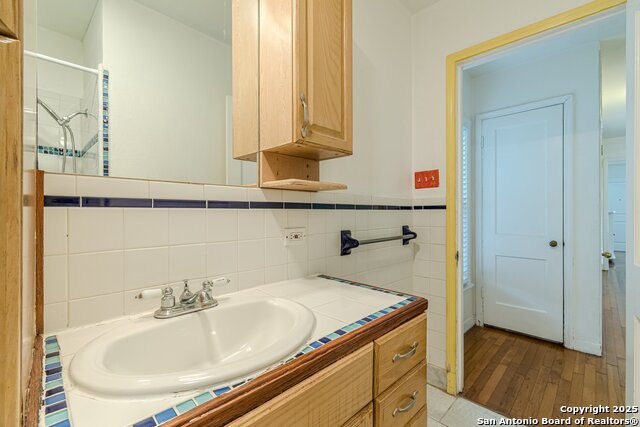 416 Alexander Hamilton Property Photo 22