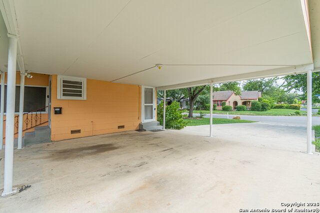 416 Alexander Hamilton Property Photo 28