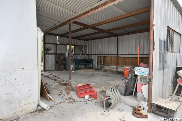 1514 E Commerce St Property Photo 25