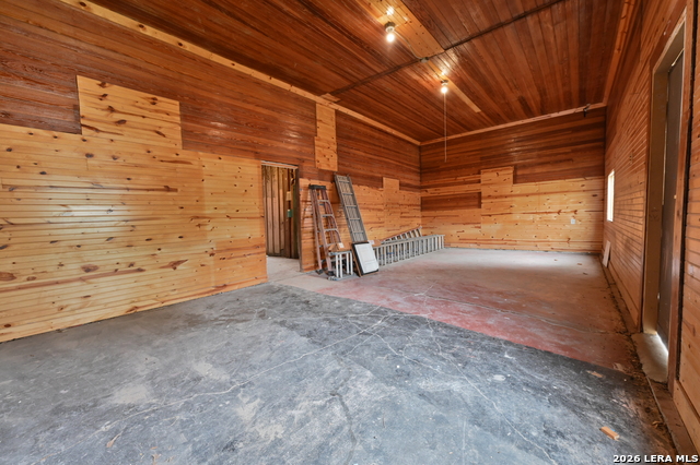 1514 E Commerce St Property Photo 26