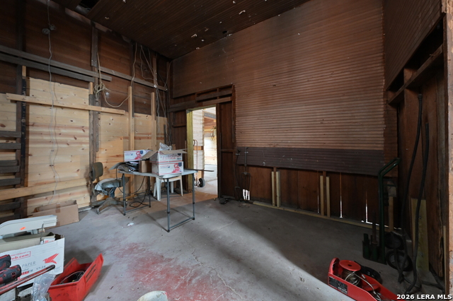 1514 E Commerce St Property Photo 30
