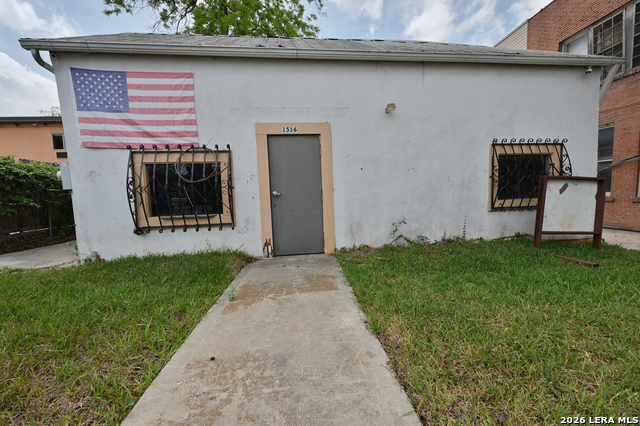 1514 E Commerce St Property Photo 31