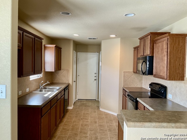 1422 Dove Bend Property Photo 12