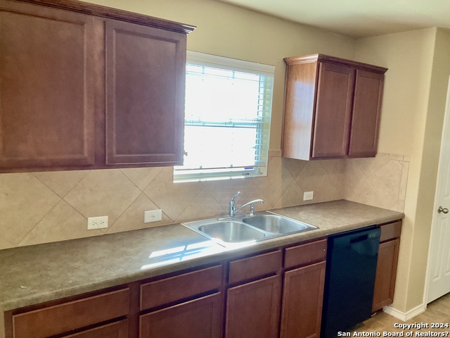1422 Dove Bend Property Photo 13
