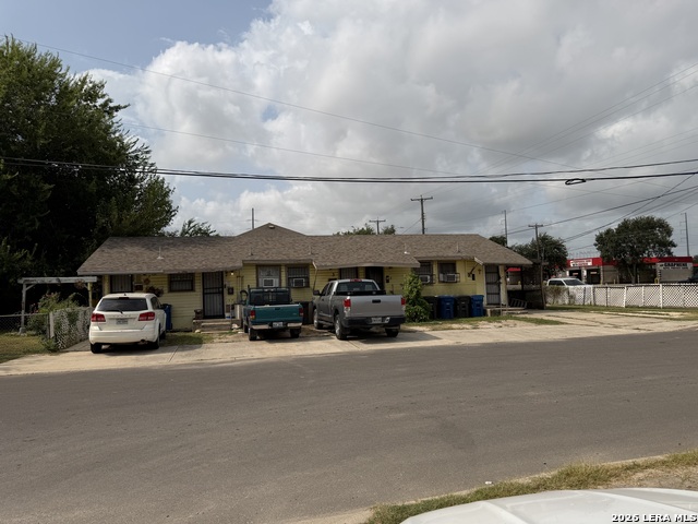 1202 S General Mcmullen Dr Property Photo 3