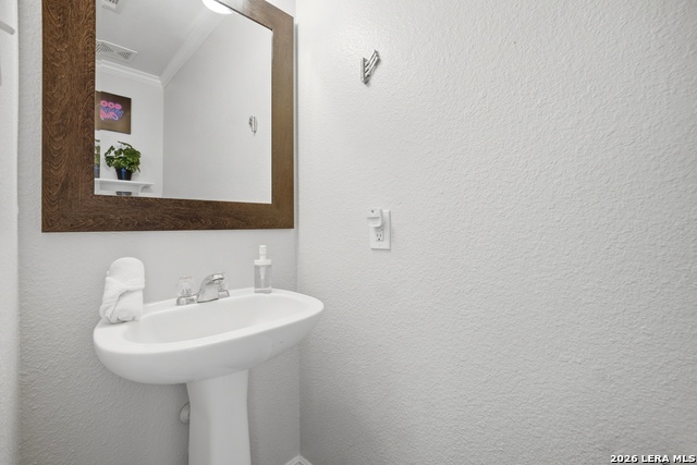 16523 Amberly Ct Property Photo 6