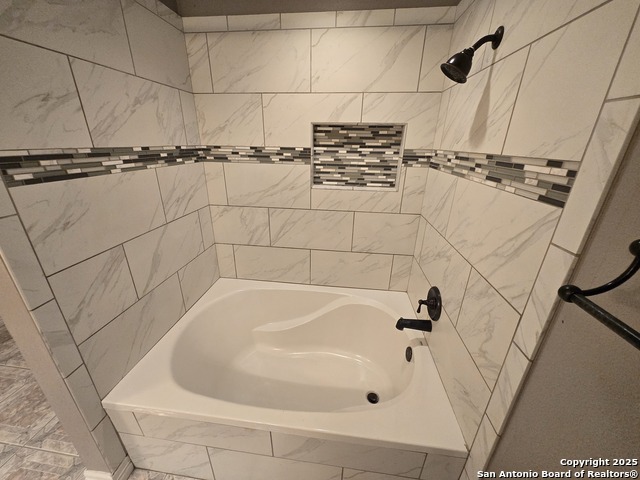 8007 Sunshine Trail Dr Property Photo 36