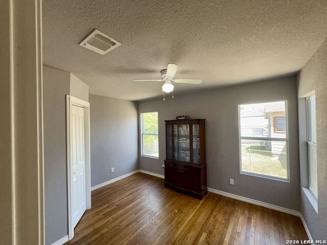 1407 Steves Property Photo 28