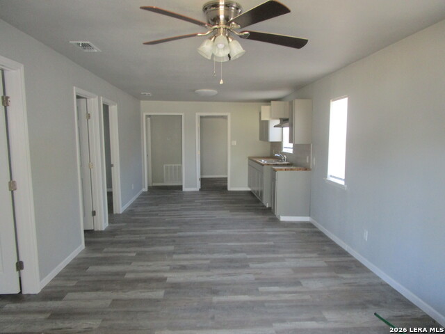 506 E Sarah St Property Photo 2