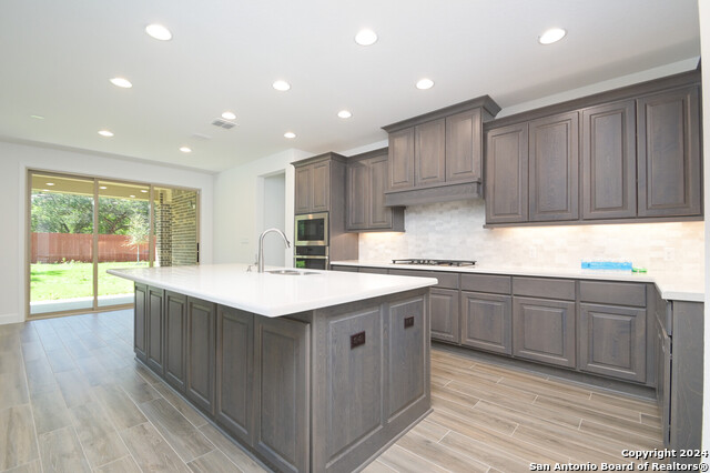 10014 Ellenora Pl Property Photo 6