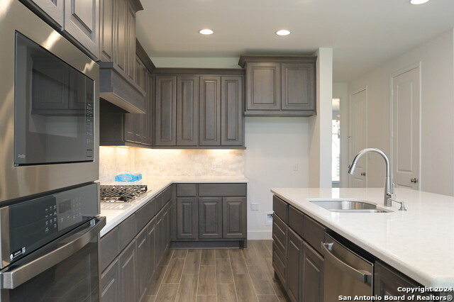 10014 Ellenora Pl Property Photo 7