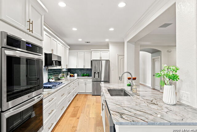 23226 Crest View Way Property Photo 11
