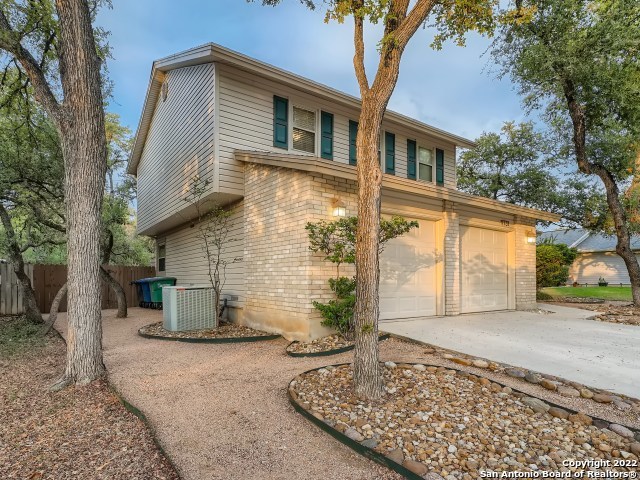 9731 Knob Oak Property Photo 2