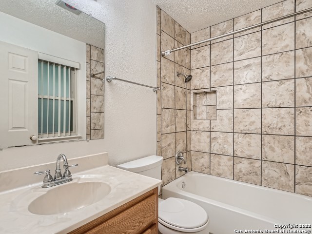 9731 Knob Oak Property Photo 8