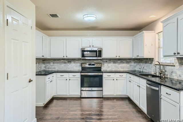 8919 Walnut Springs Property Photo 13