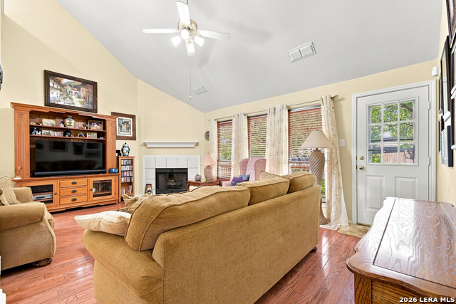 8621 Wood Falls Property Photo 3
