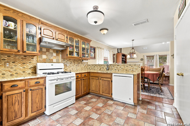 8621 Wood Falls Property Photo 7