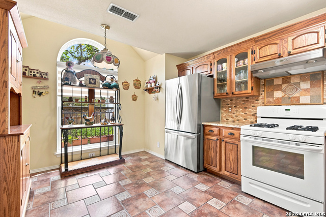 8621 Wood Falls Property Photo 9