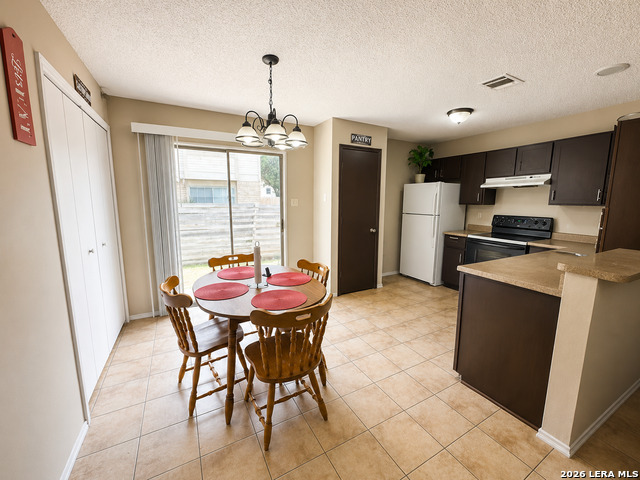 5212 Meadow Fld Property Photo 2