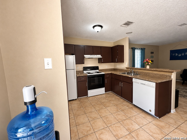 5212 Meadow Fld Property Photo 3