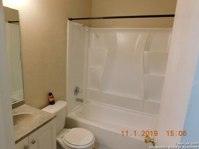 5212 Meadow Fld Property Photo 7