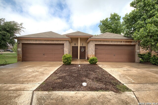 402 Joanne Loop Property Photo 1