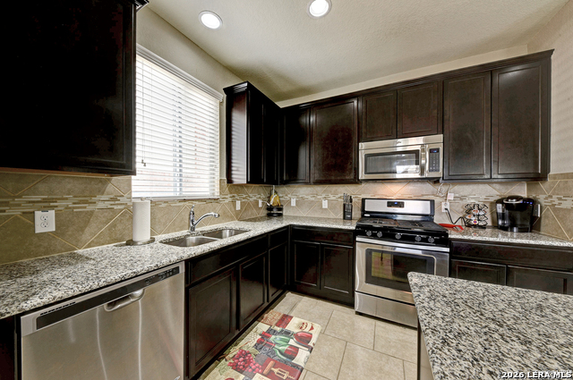 1625 Desert Candle Property Photo 6