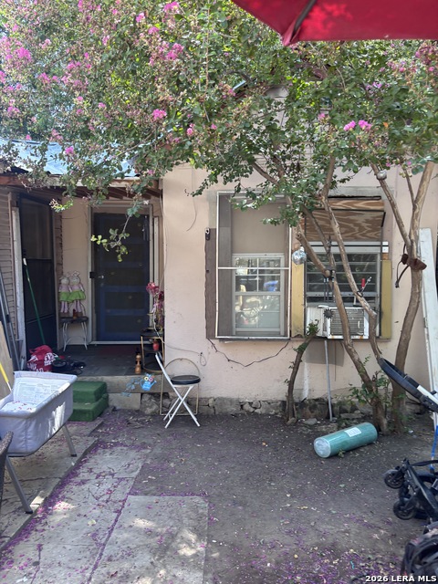 2210 S Trinity St Property Photo 1