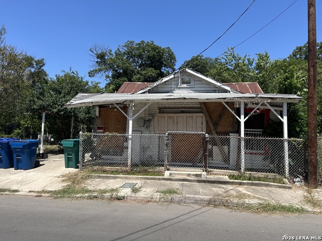 211 Mercedes Property Photo 1