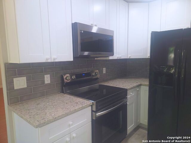 8842 Thatch Dr Property Photo 2