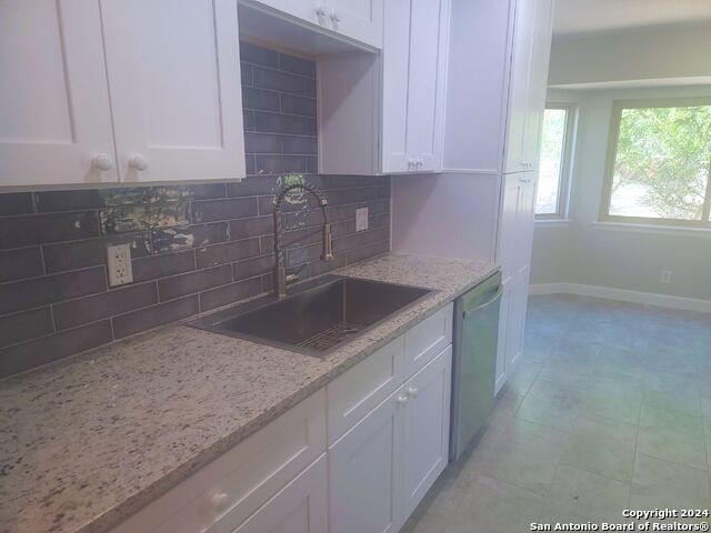 8842 Thatch Dr Property Photo 4