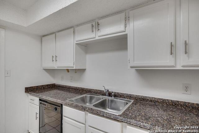 8421 Echo Creek Ln Property Photo 12