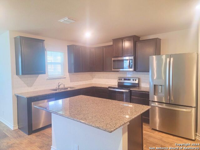 1524 Mossy Jasper Property Photo 2