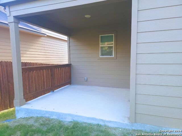 1524 Mossy Jasper Property Photo 21