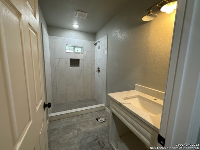 2925 Tampico St Property Photo 3