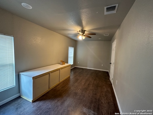 2925 Tampico St Property Photo 8
