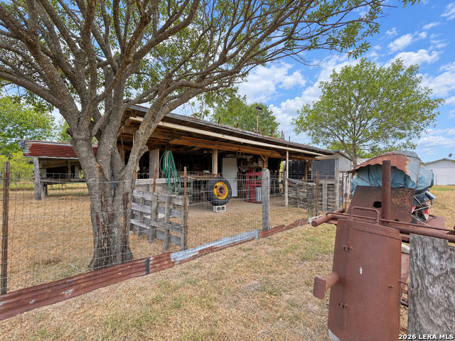 19195 Fm 791 Property Photo 17