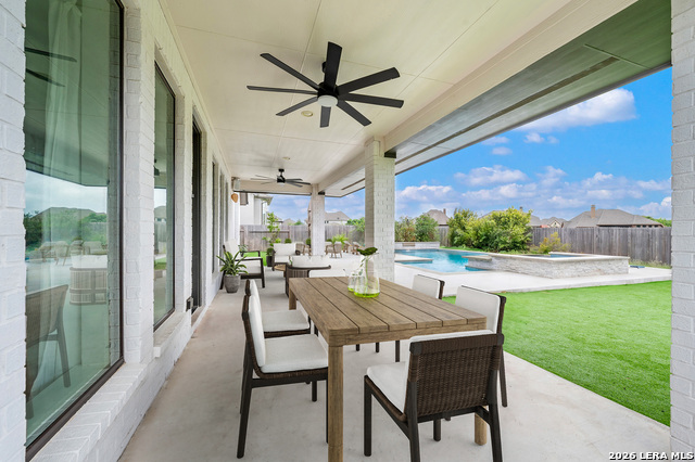 30137 Valley Run Property Photo 4