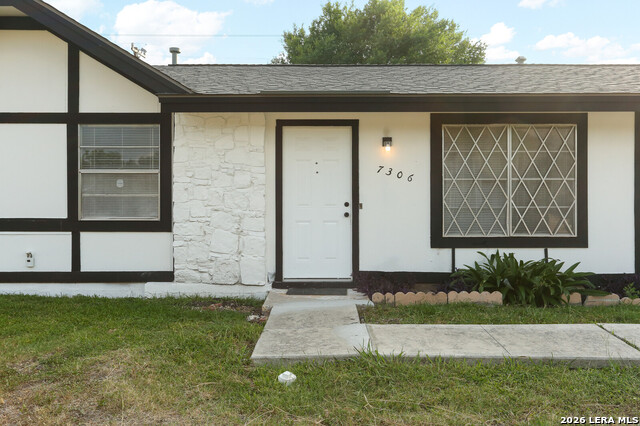 7306 Glen Hart Property Photo 2